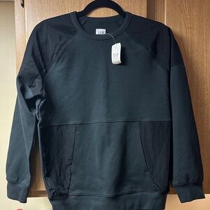 GAP Men's Crewneck Sweater in Black